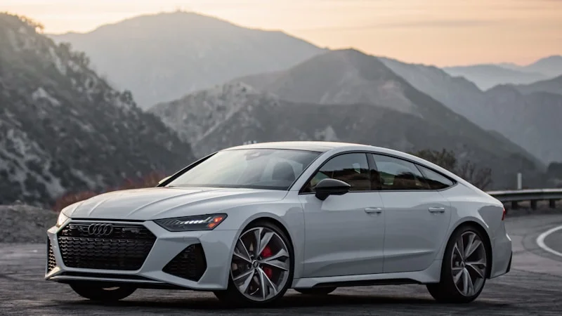 Автомобиль Audi RS7